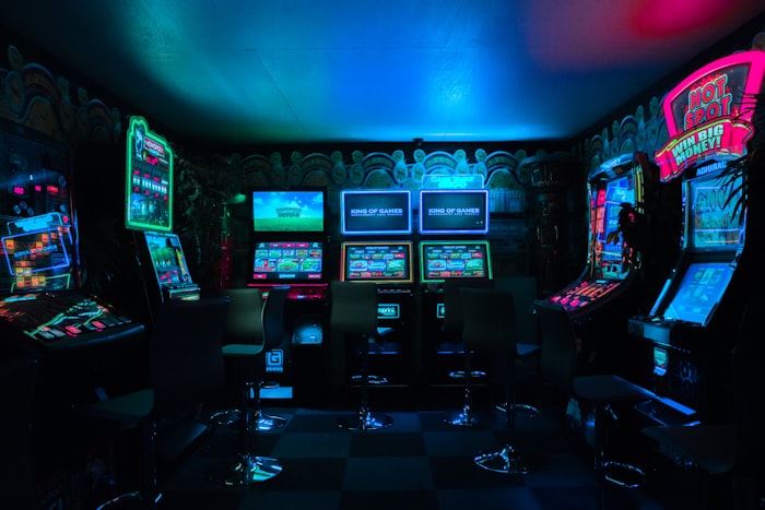 7c444 Pakistan online slots games on neon gaming screens